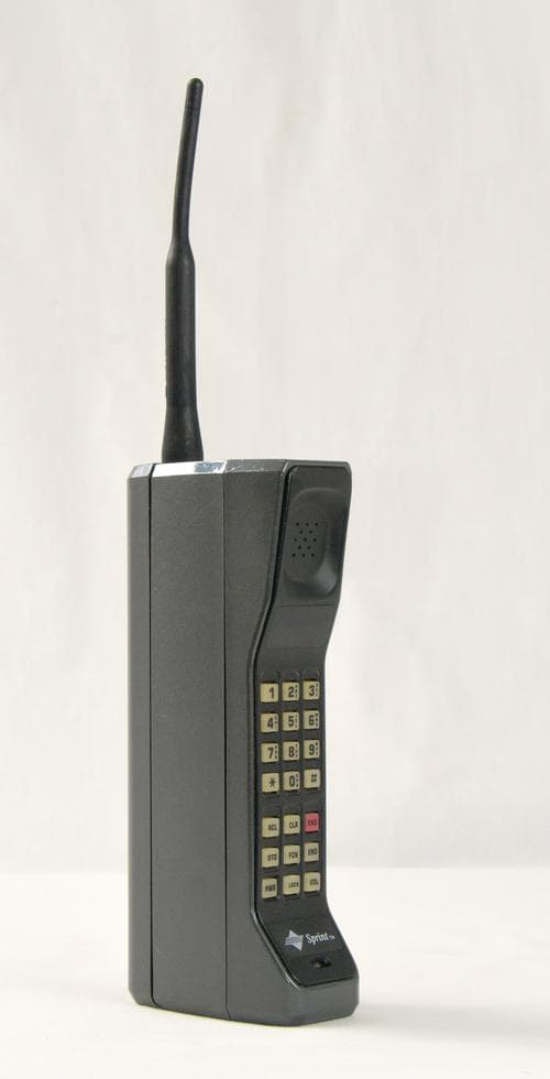 First cellular phone, Motorola DynaTAC 8000X